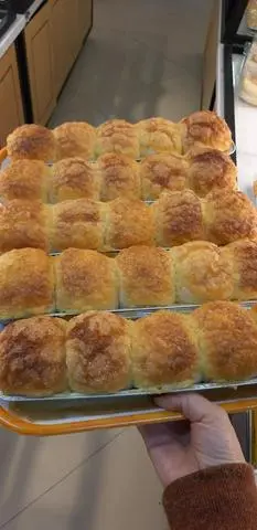Hình ảnh Dừa phô mai ( 1 hộp 2 bánh ) 