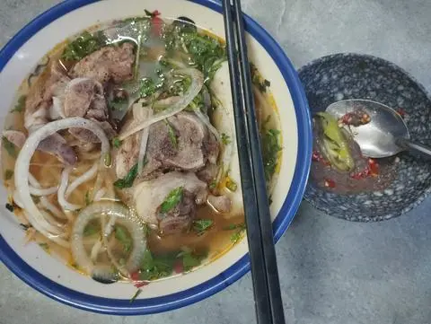 Hình ảnh Bún bò tái