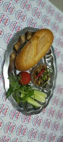 Hình ảnh BÁNH MÌ CÁ MỒI RONG BIỂN CHAY