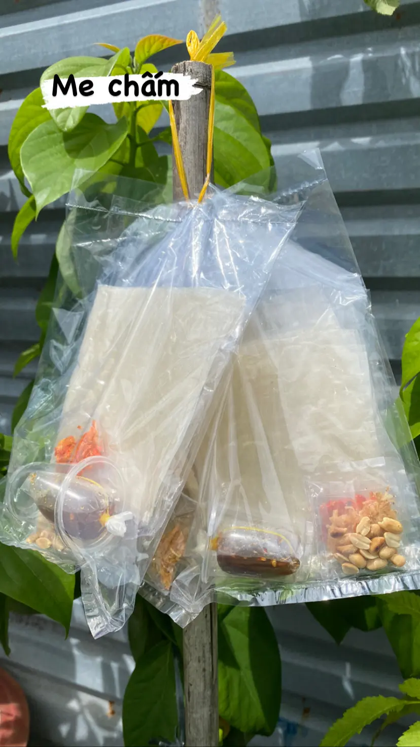 Hình ảnh Bánh tráng me chấm