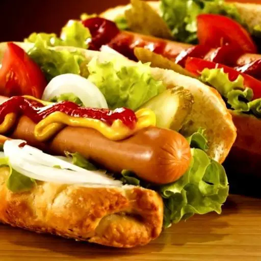 Hình ảnh Bánh mì trứng ốp la xúc xích