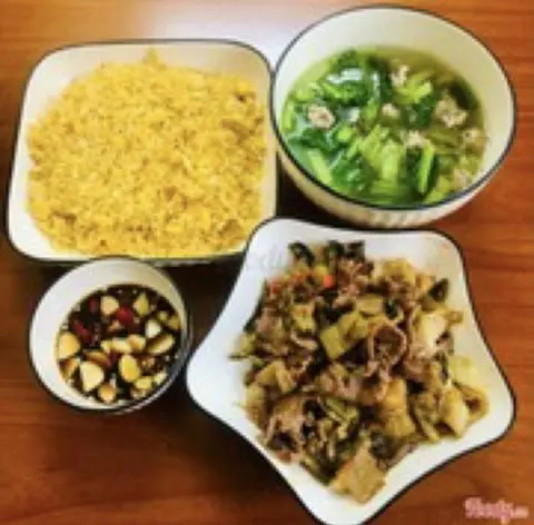 Hình ảnh Cơm Nóng Dưa Xào Bò 