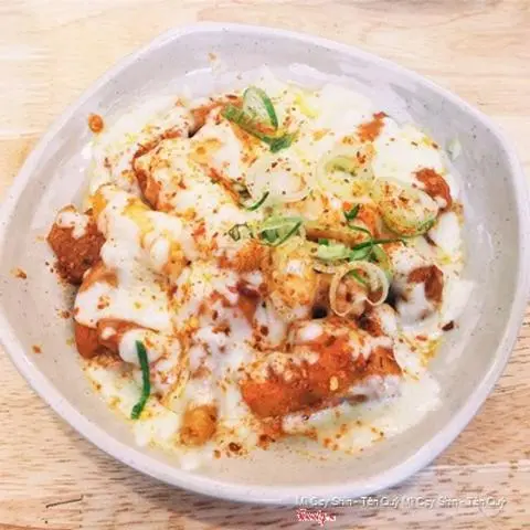 Hình ảnh Gà cay tokbokki phô mai