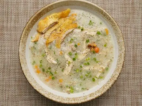 Hình ảnh Cháo gà xé phay ( phần lớn)