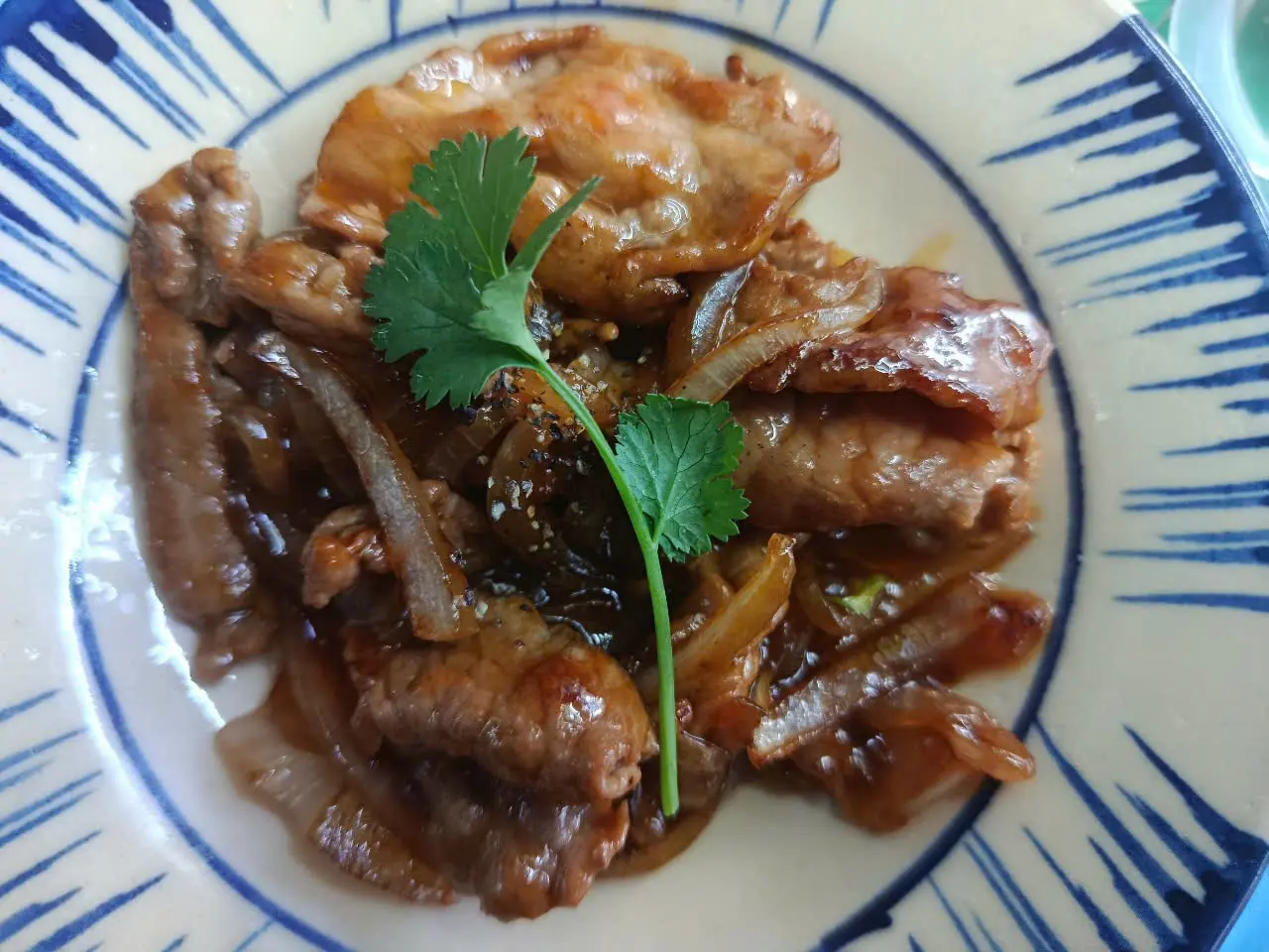 Hình ảnh bò xào thêm mì 