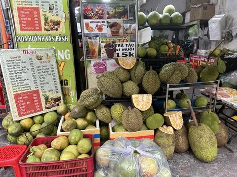 Hình ảnh 0.5kg sầu riêng và 1 kg bưởi
