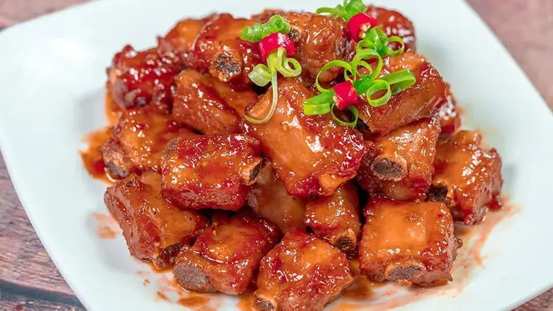 Hình ảnh Cơm sườn non rim nước dừa