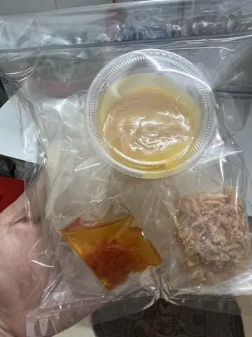 Hình ảnh Bánh tráng sốt muối béo