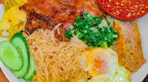 Hình ảnh Cơm ba rọi bì
