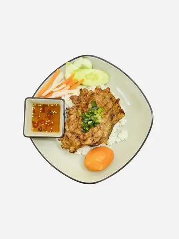 Hình ảnh Cơm tấm sườn trứng kho
