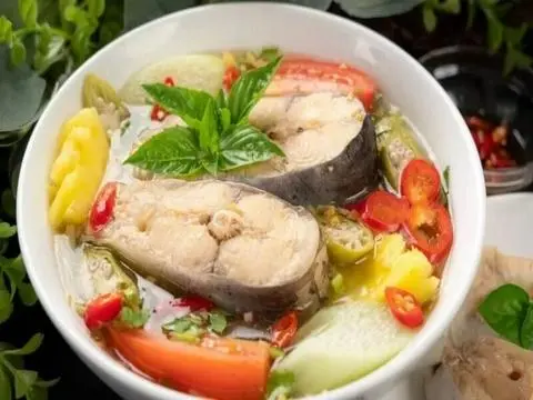 Hình ảnh cơm canh chua cá hú 