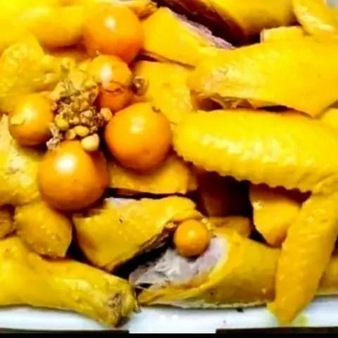 Hình ảnh Gà ủ muối hoa tiêu nguyên con (ko đầu) ôm trứng non