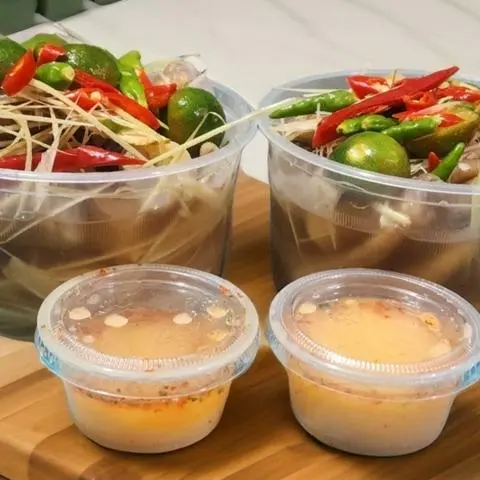 Hình ảnh Chân gà sả tắc size M +Nước Chấm Thần Thánh