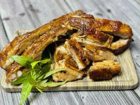 Hình ảnh Combo sườn non quay 1  kèm Quà tuỳ chọn