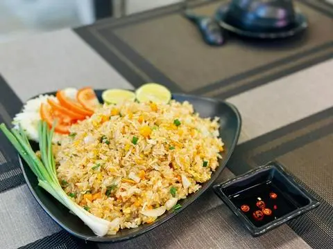 Hình ảnh Cơm chiên trứng lớn
