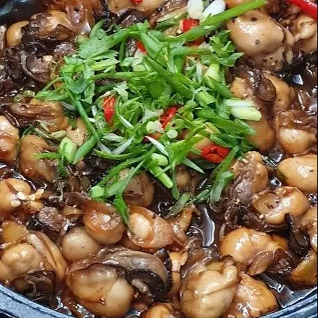 Hình ảnh Cơm trắng Hàu kho tiêu tóp mỡ