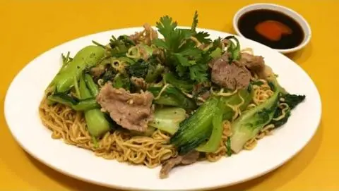 Hình ảnh MỲ XÀO + BÒ LÚC LẮC + TRỨNG ỐP LA + CẢI NGỌT XÀO TỎI
