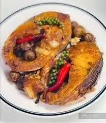Hình ảnh cá chép giòn kho tiêu 