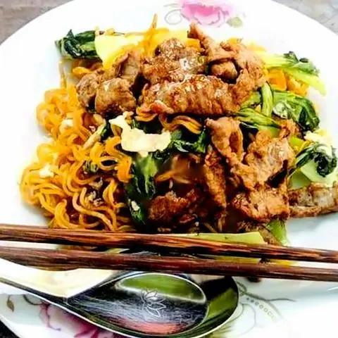 Hình ảnh Mì xào bò