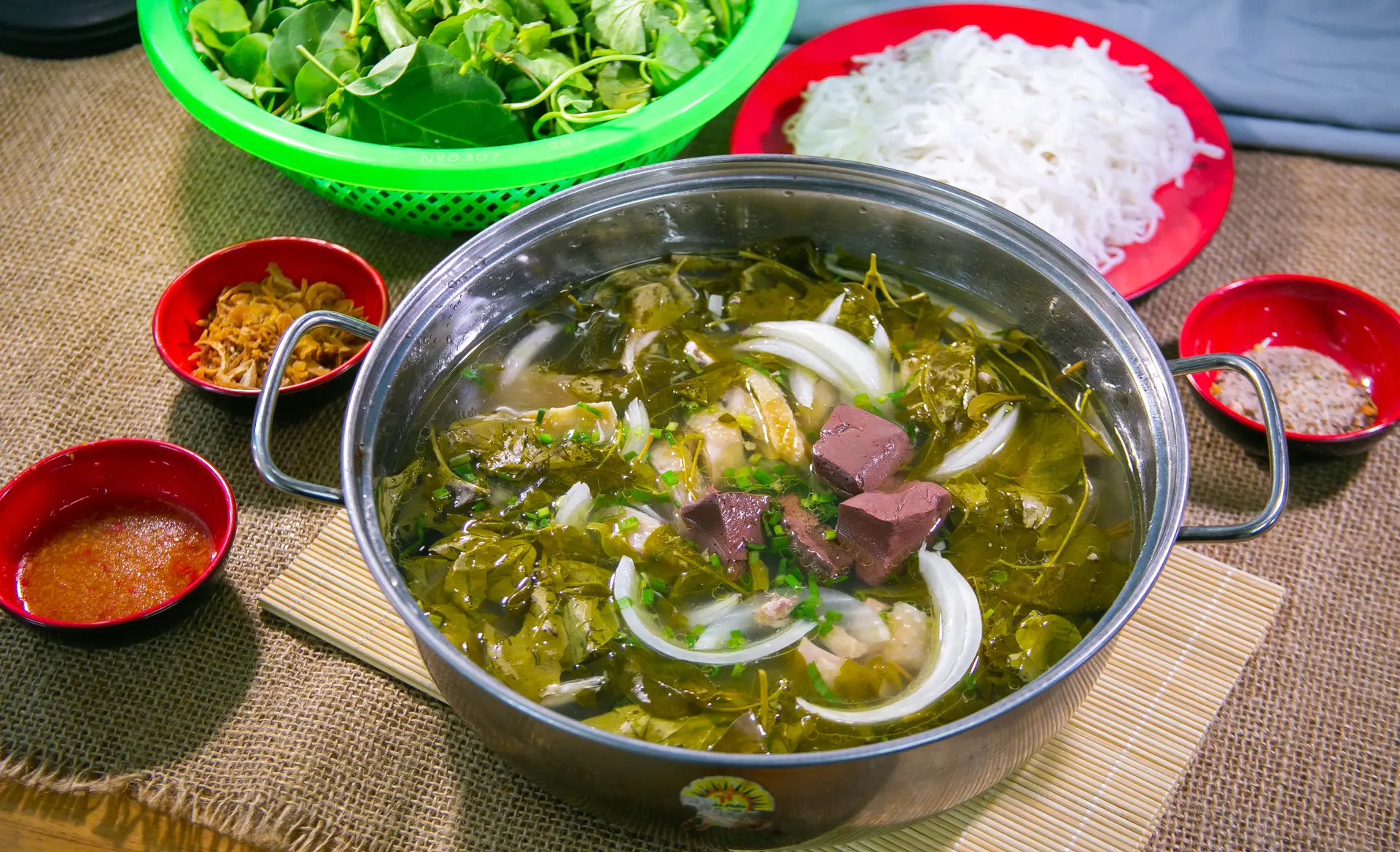 Hình ảnh Lẩu Vịt nấu măng - Phần Lớn