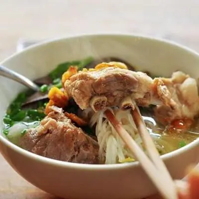 Hình ảnh mì sợi vàng sườn sụn 