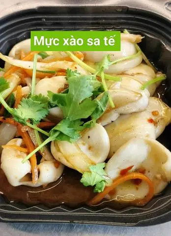 Hình ảnh Cơm Mực xào sa tế 