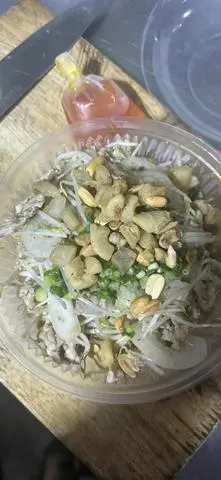 Hình ảnh bún thịt xào + coca cola
