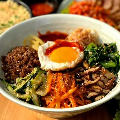 Hình ảnh 소고기 비빔밥 - Cơm Trộn Thịt Bò