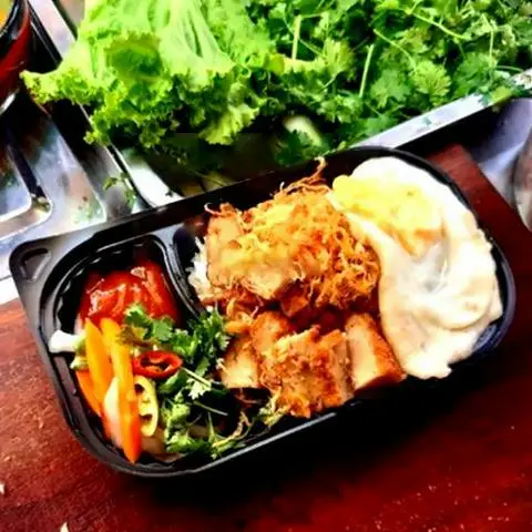 Hình ảnh Xôi chả cá đặc biệt - trứng