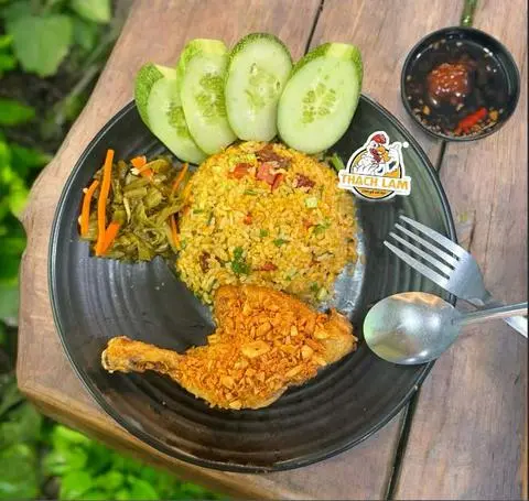 Hình ảnh Cơm chiên Dương Châu gà mắm tỏi - đùi vừa