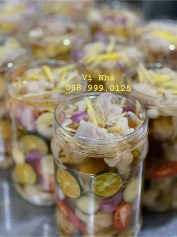 Hình ảnh Chân Gà Sả Tắc từ Chân Gà Nóng. Kém muối chấm.