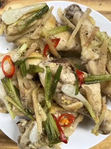 Hình ảnh Đùi, má gà, hấp gừng