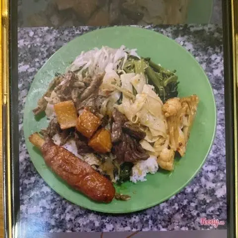 Hình ảnh Cơm thập cẩm + Đùi gà 