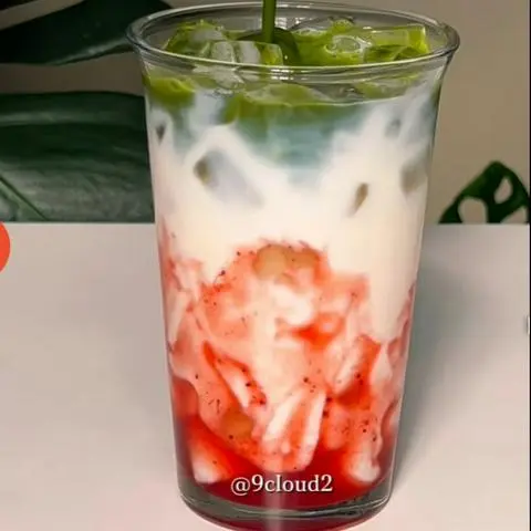 Hình ảnh Matcha latter dâu 650ml