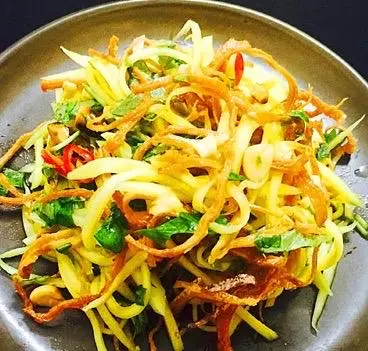 Hình ảnh Gỏi xoài khô gà