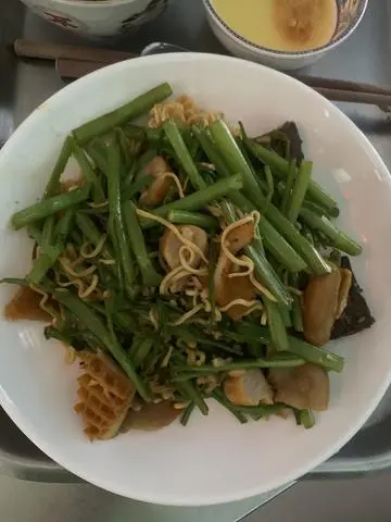 Hình ảnh mì xào rau muống thăng long lá mía 