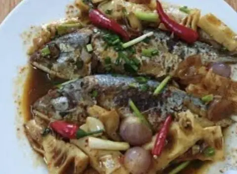 Hình ảnh Cá bạc má kho tiêu/ kho cà/ kho măng 200g