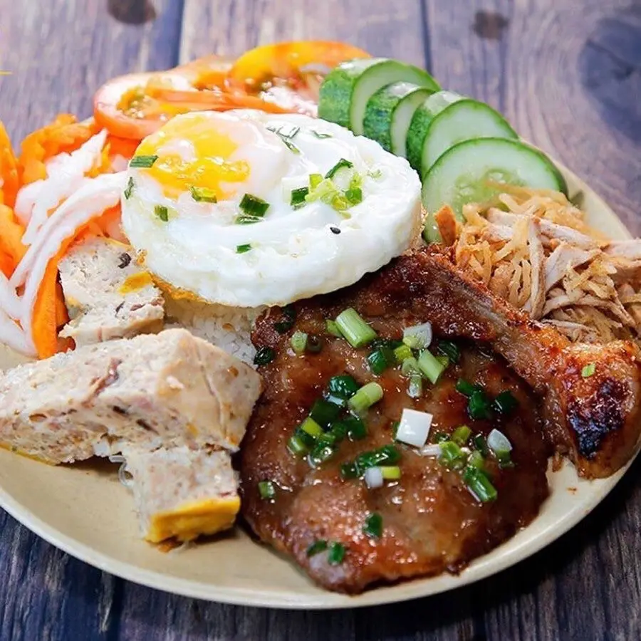 Hình ảnh suòn bì chả ốp la