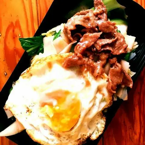 Hình ảnh Phở mềm xào bò trứng la