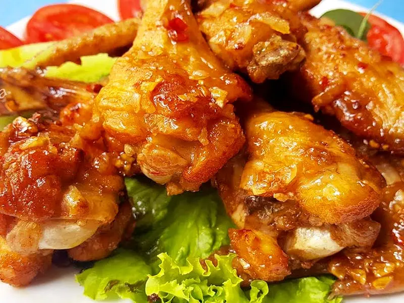 Hình ảnh Cơm đùi gà chiên nước mắm (đùi tỏi)