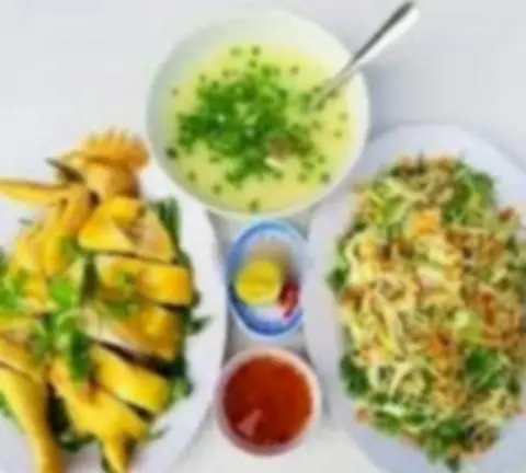 Hình ảnh Gà chặt lá chanh - nửa con