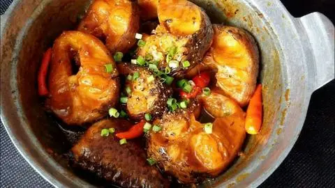 Hình ảnh Cơm Cá Hú Kho Tộ