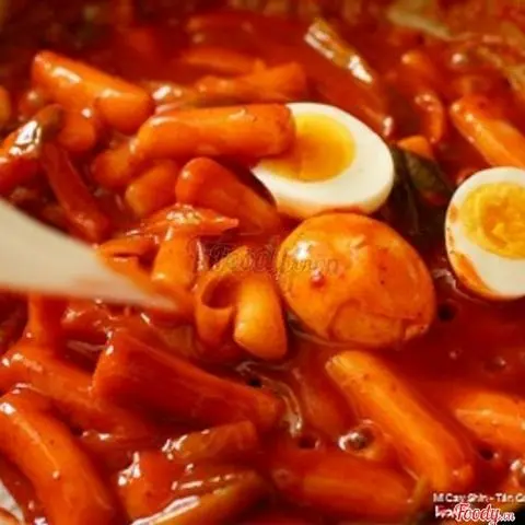 Hình ảnh Tokbokki xào cay + Trà đào
