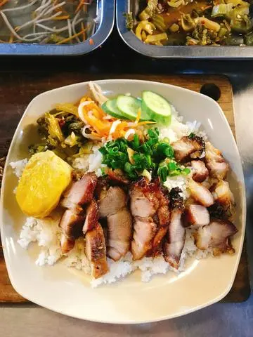 Hình ảnh Cơm ba rọi chả