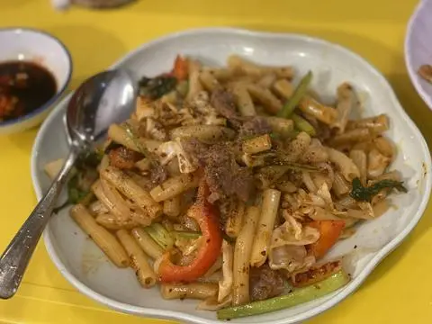 Hình ảnh Nui Xào Bò