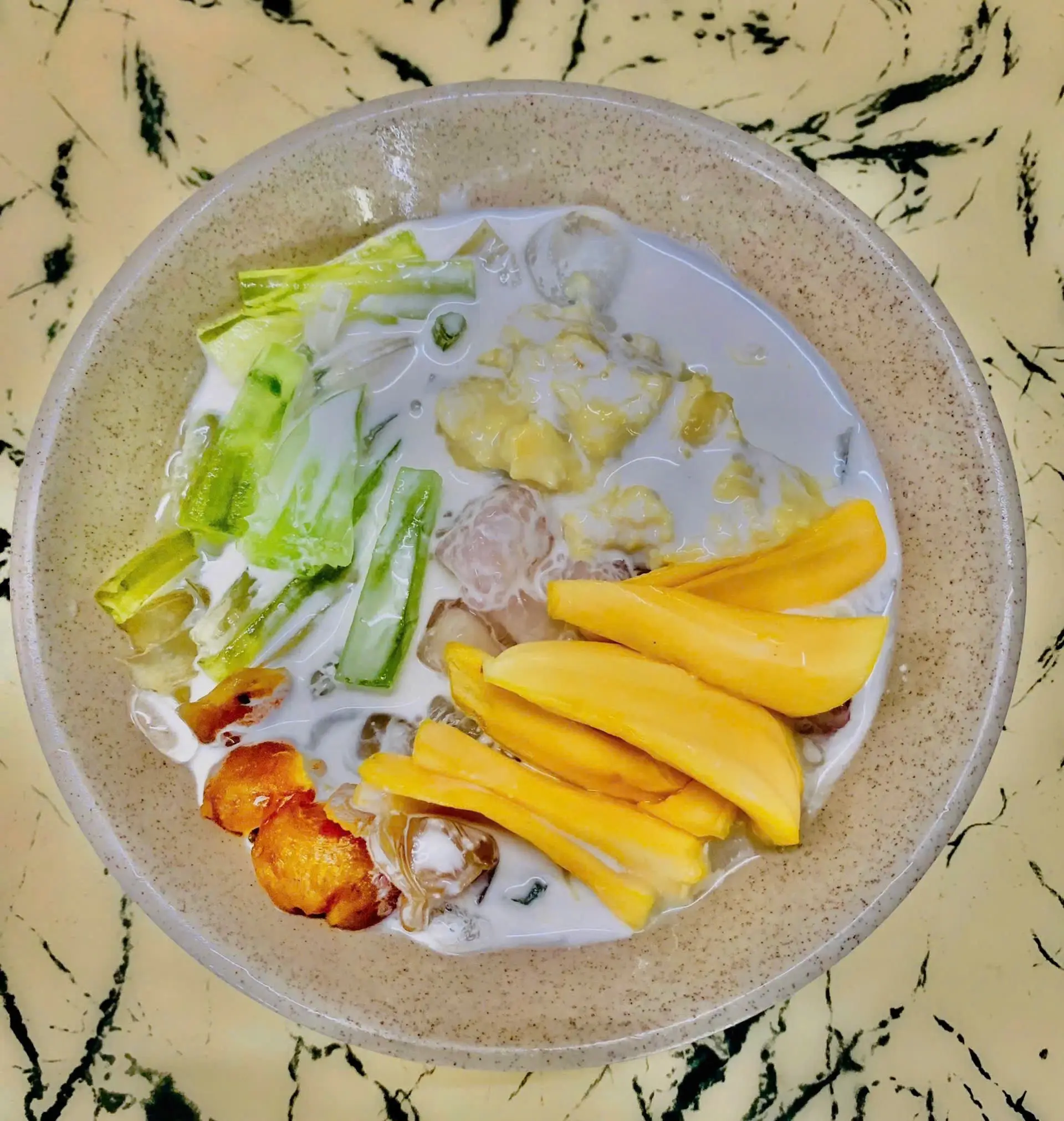 Hình ảnh Chè thái sầu riêng