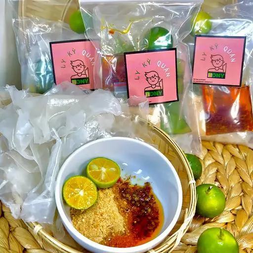 Hình ảnh Bánh tráng muối nhuyễn sate