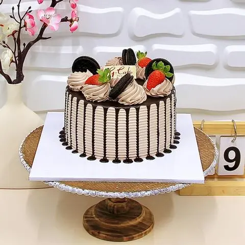 Hình ảnh Bánh Kem Sinh Nhật Bơ NewZealand Nâu Socola Dâu Tây Oreo