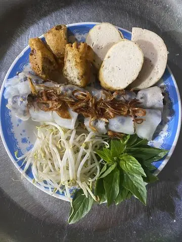Hình ảnh Bánh cuốn nóng chả bánh tôm