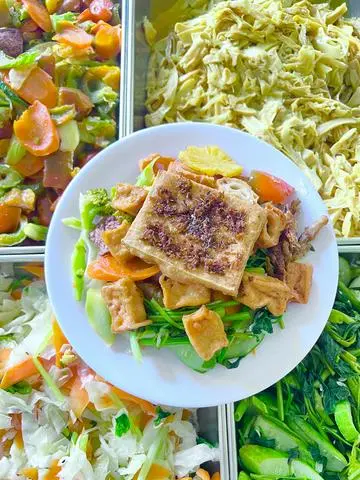 Hình ảnh Cơm chay đậu hũ chiên sả